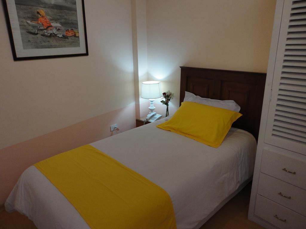 Hotel Rincon Escandinavo Quito Room photo