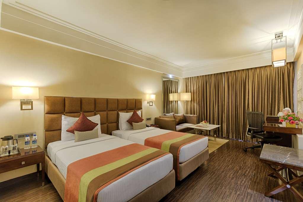Quality Hotel D V Manor Vijayawada Room photo