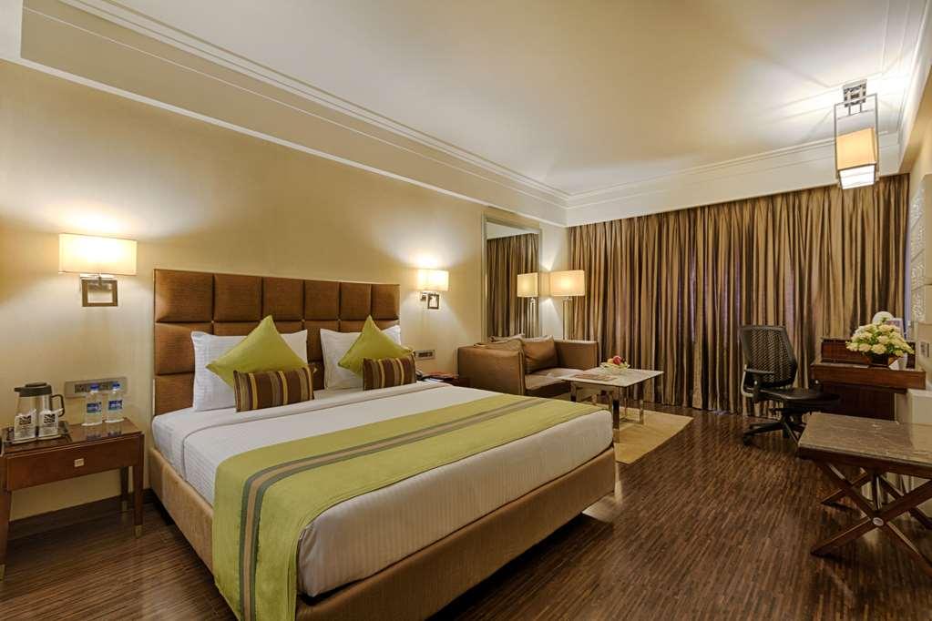 Quality Hotel D V Manor Vijayawada Room photo