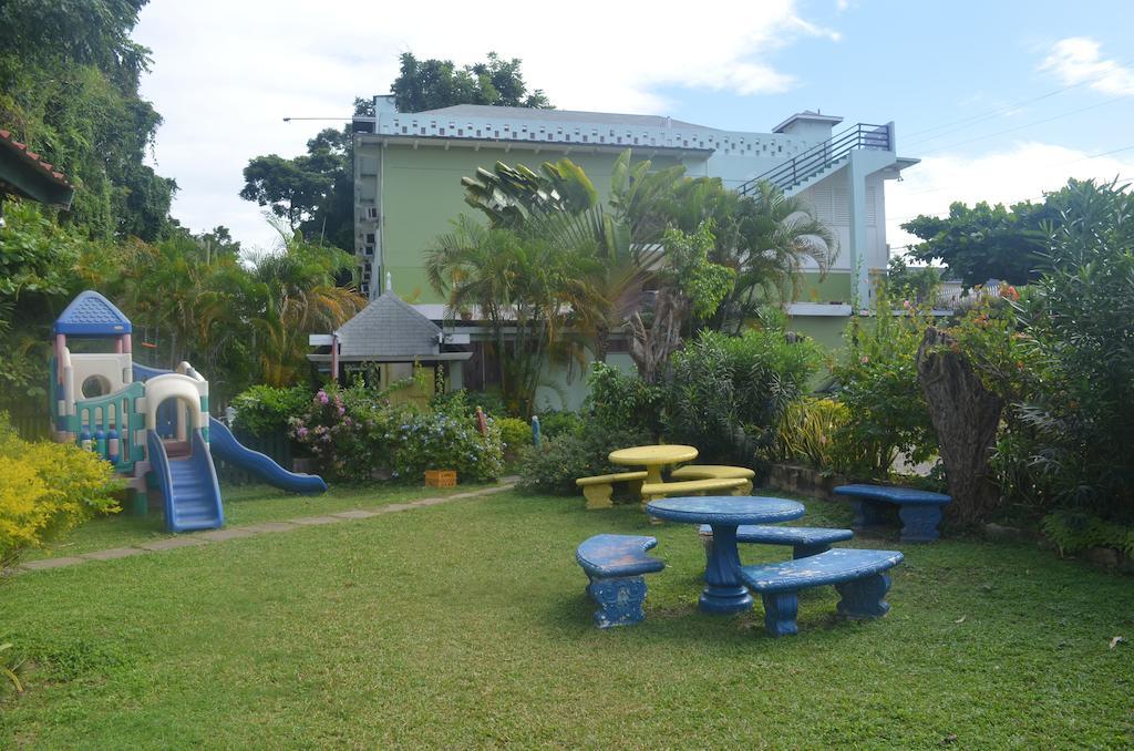 Suites Ocho Rios Exterior photo