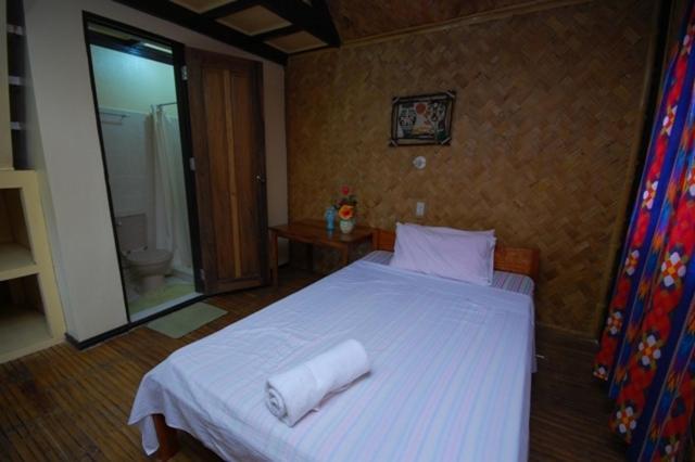 Villa Leonora Beach Resort Puerto Princesa Room photo