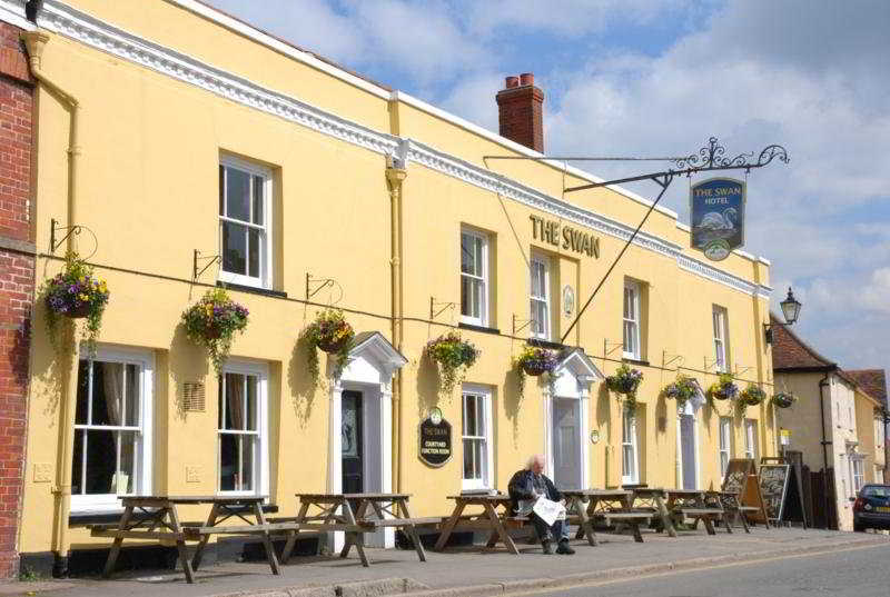 Swan Hotel By Greene King Inns Thaxted Exterior photo