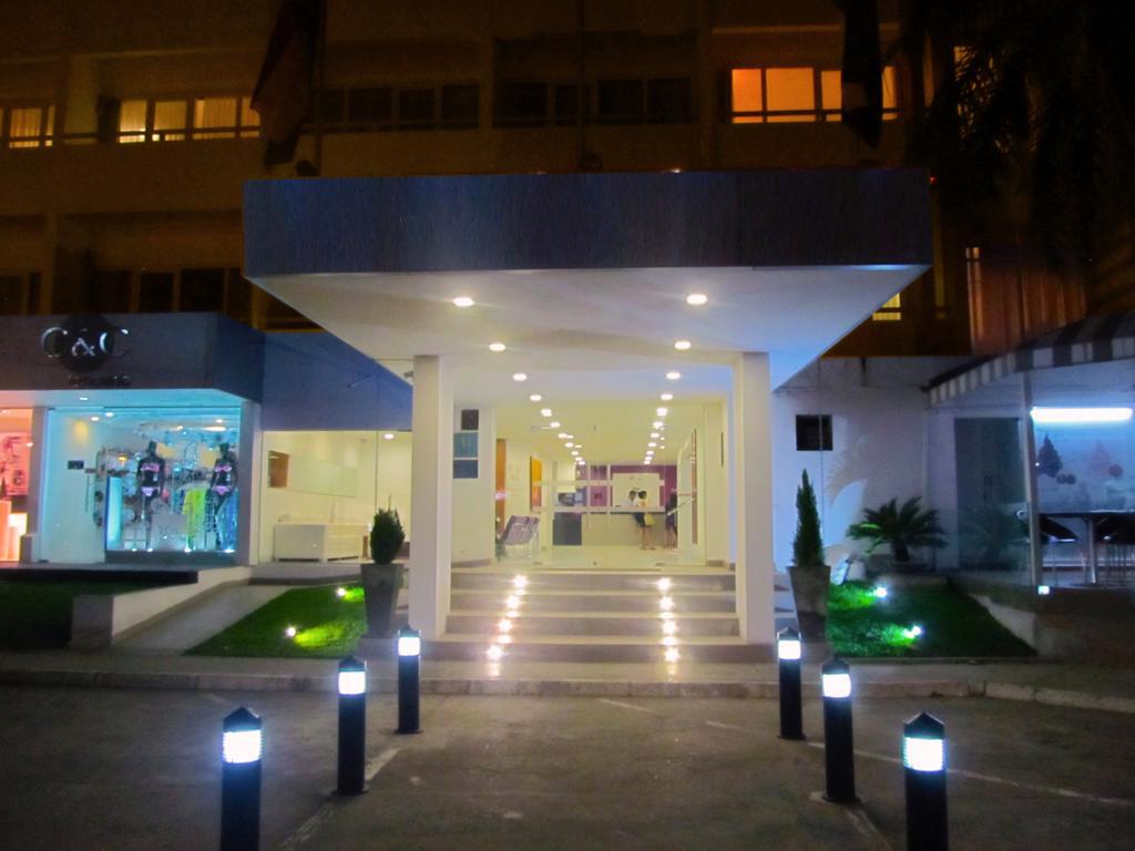 Hotel Caparuch Santa Cruz de La Sierra Exterior photo