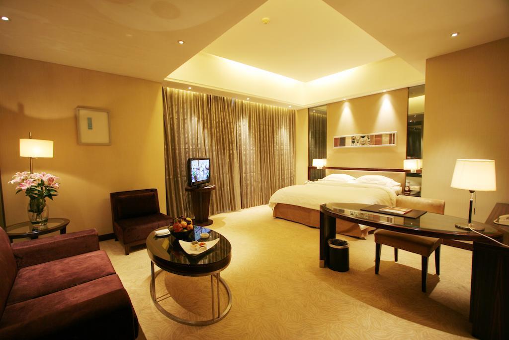 Luxemon Xinjiang Yindu Hotel Urumqi Room photo