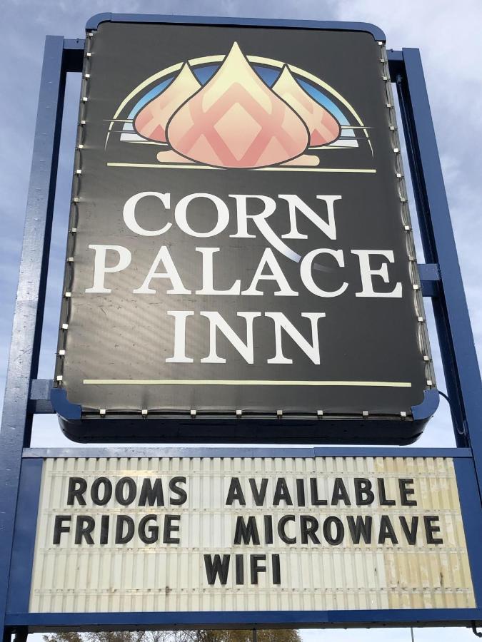 Corn Palace Inn Mitchell Exterior photo