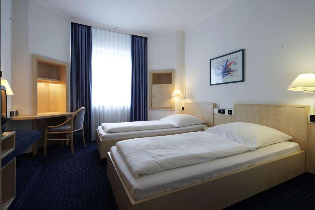 Intercityhotel Ulm Room photo