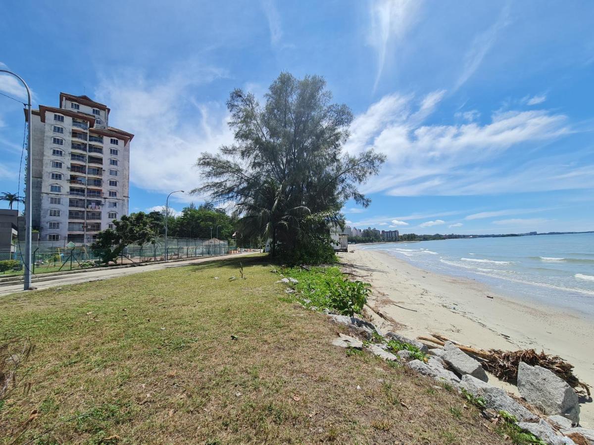 Sunshine Bay Resort Port Dickson Exterior photo