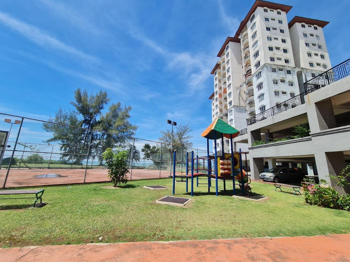 Sunshine Bay Resort Port Dickson Exterior photo