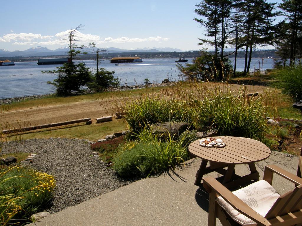 Tsa-Kwa-Luten Lodge Quathiaski Cove Exterior photo