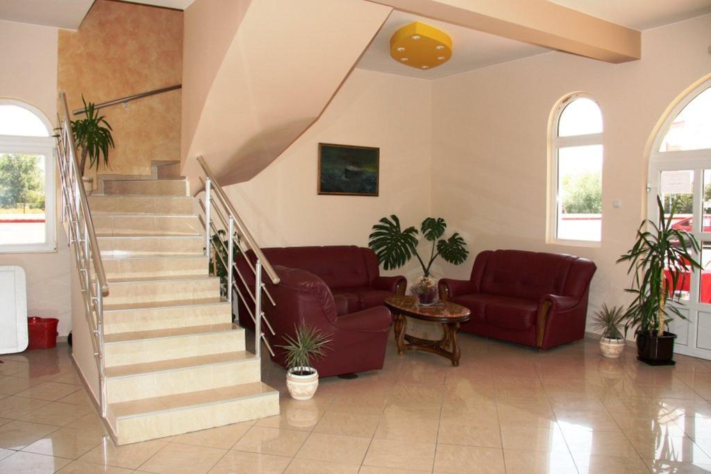 Hotel Dijana Pirot Interior photo