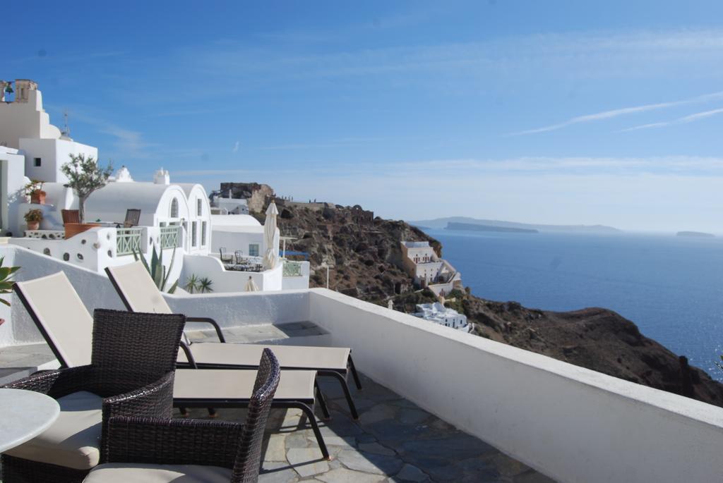 Golden Sunset Villas Oia  Exterior photo