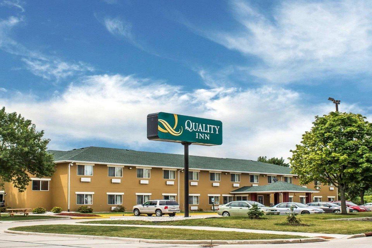 Quality Inn Manitowoc Exterior photo