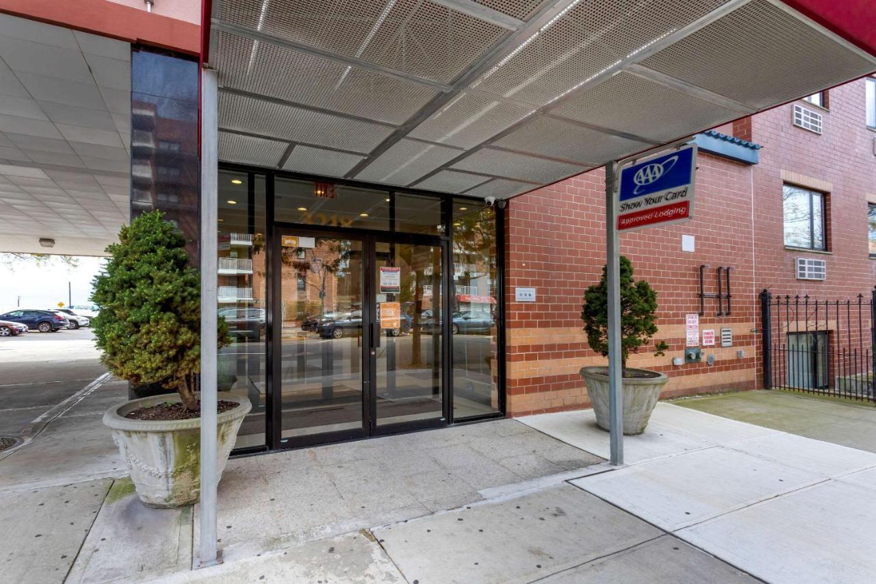 Comfort Inn Brooklyn New York Exterior photo