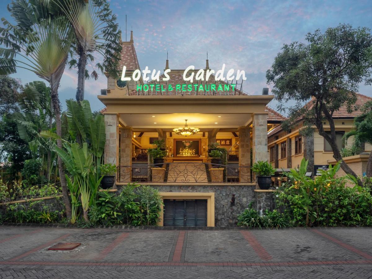 Lotus Garden Hotel Kediri  Exterior photo