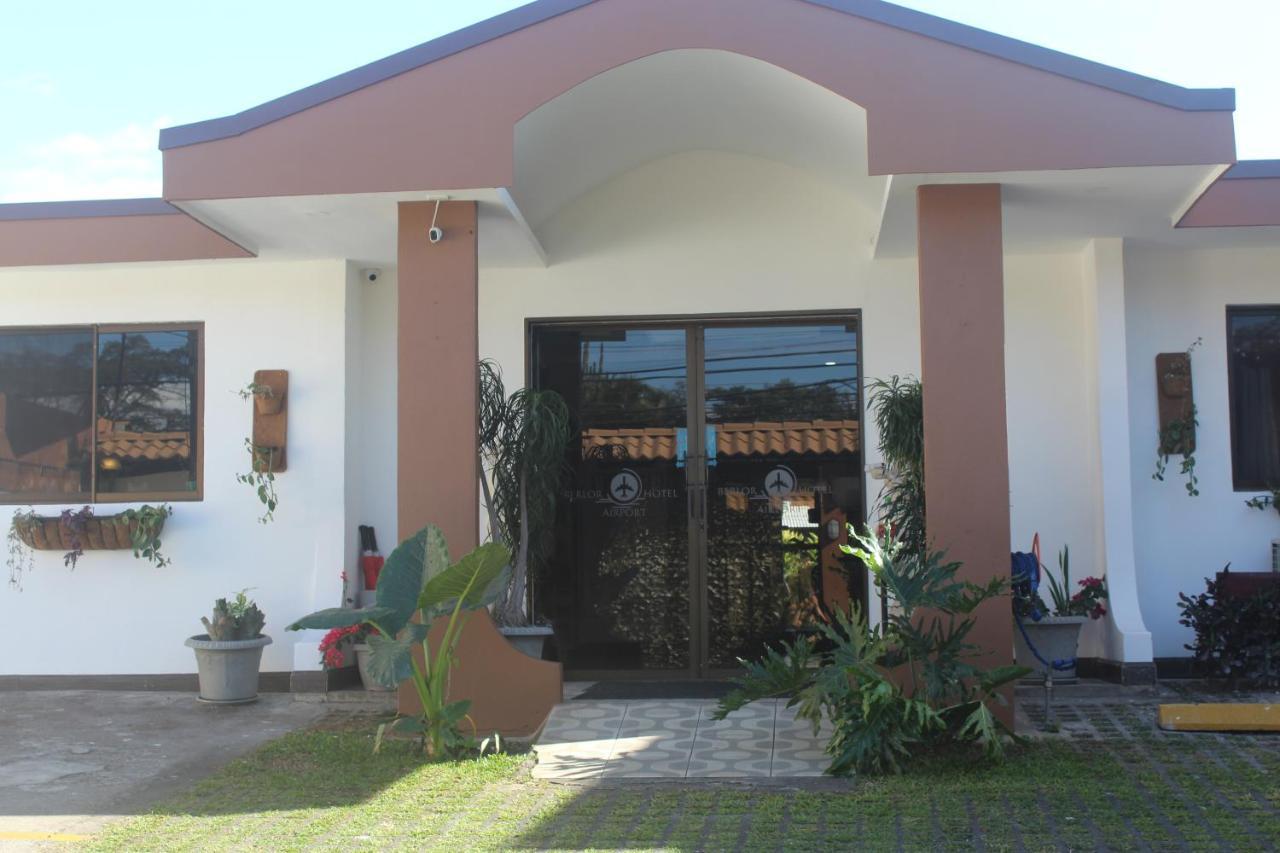 Berlor Airport Inn Alajuela Exterior photo