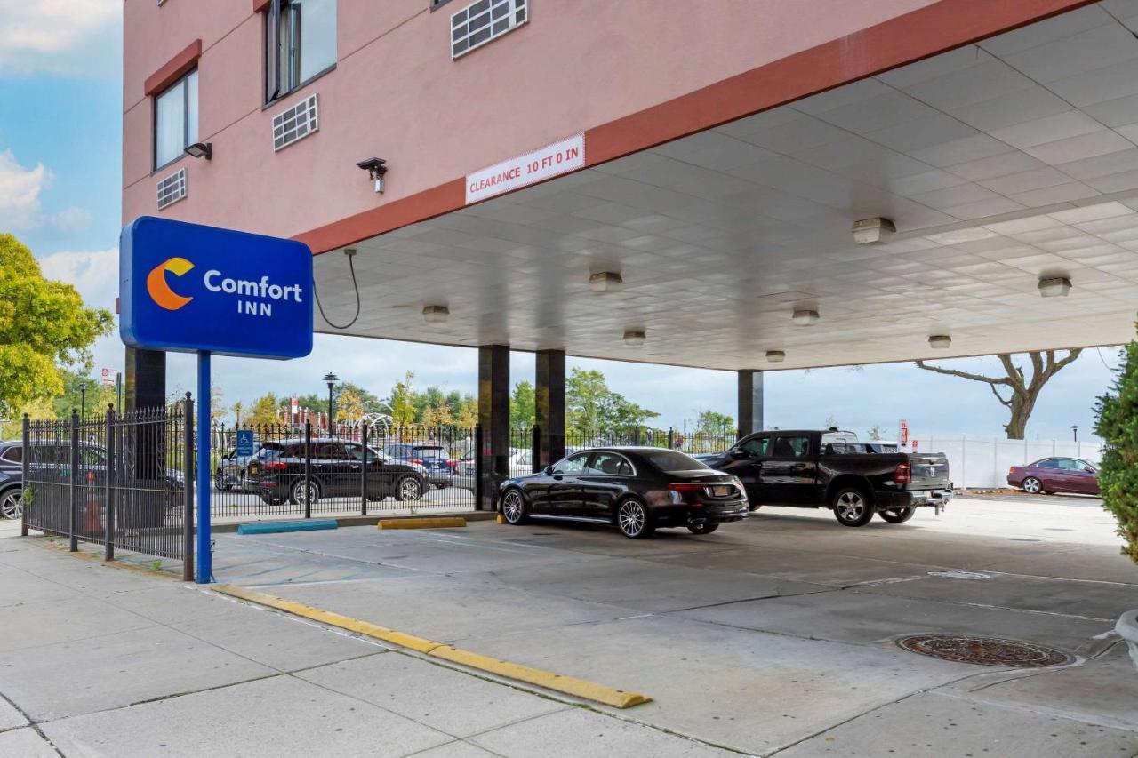 Comfort Inn Brooklyn New York Exterior photo