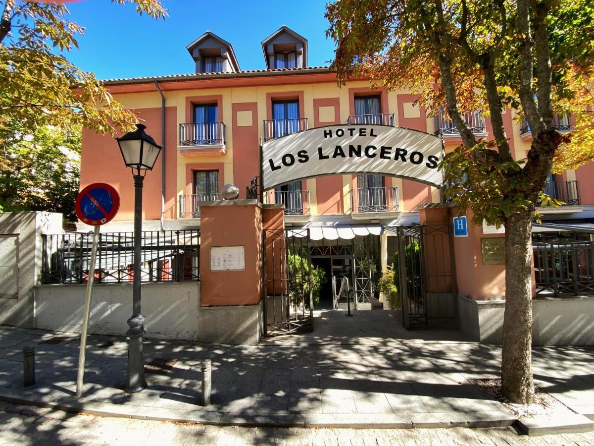 Hospedium Hotel Los Lanceros San Lorenzo de El Escorial Exterior photo