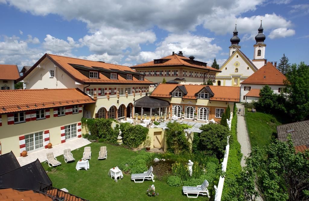 Residenz Heinz Winkler Hotel Aschau im Chiemgau Exterior photo