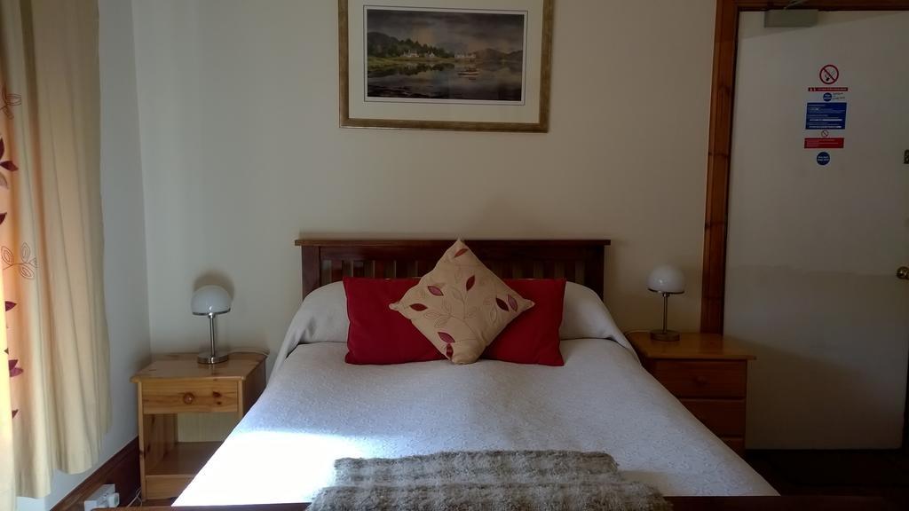 Caledonian House Hotel Fort Augustus Room photo