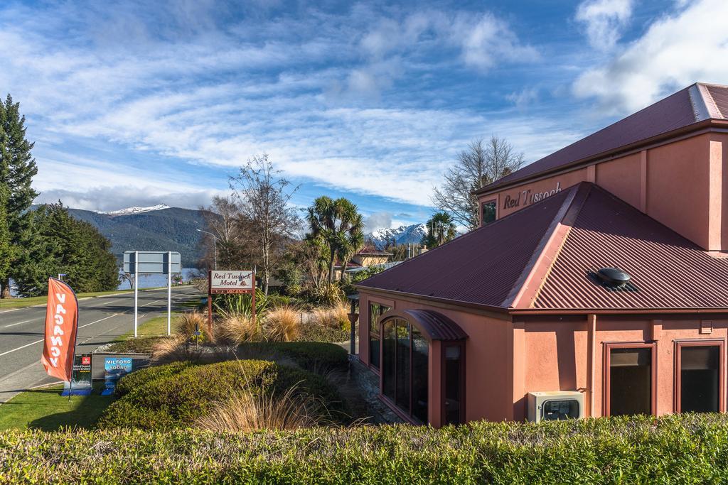 Red Tussock Motel Te Anau Exterior photo