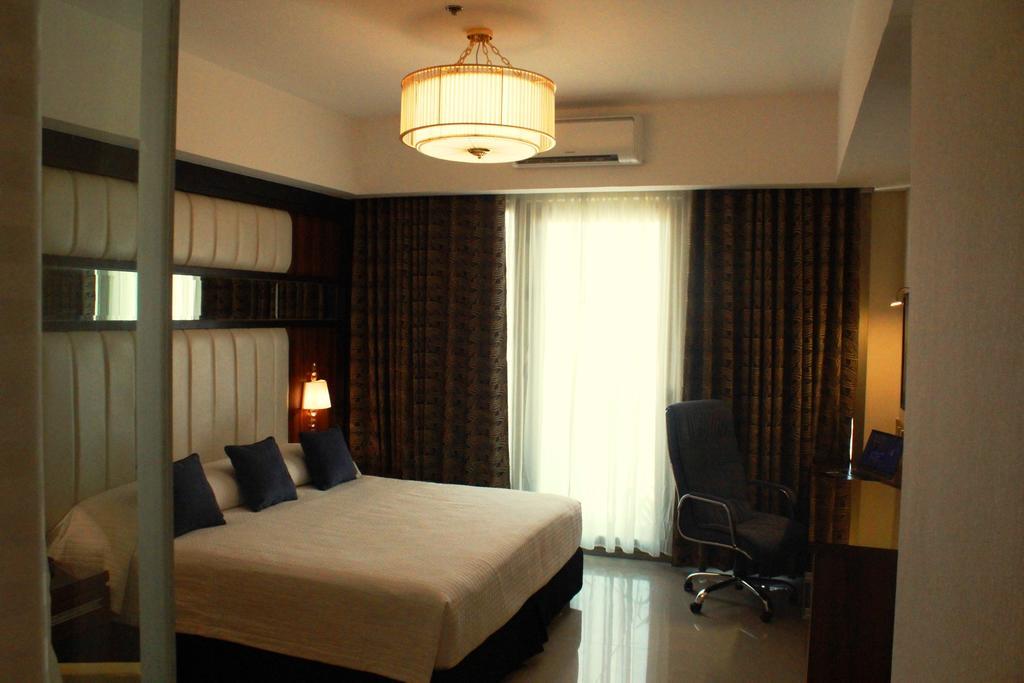 Central Park Tower Resort Angeles Room photo