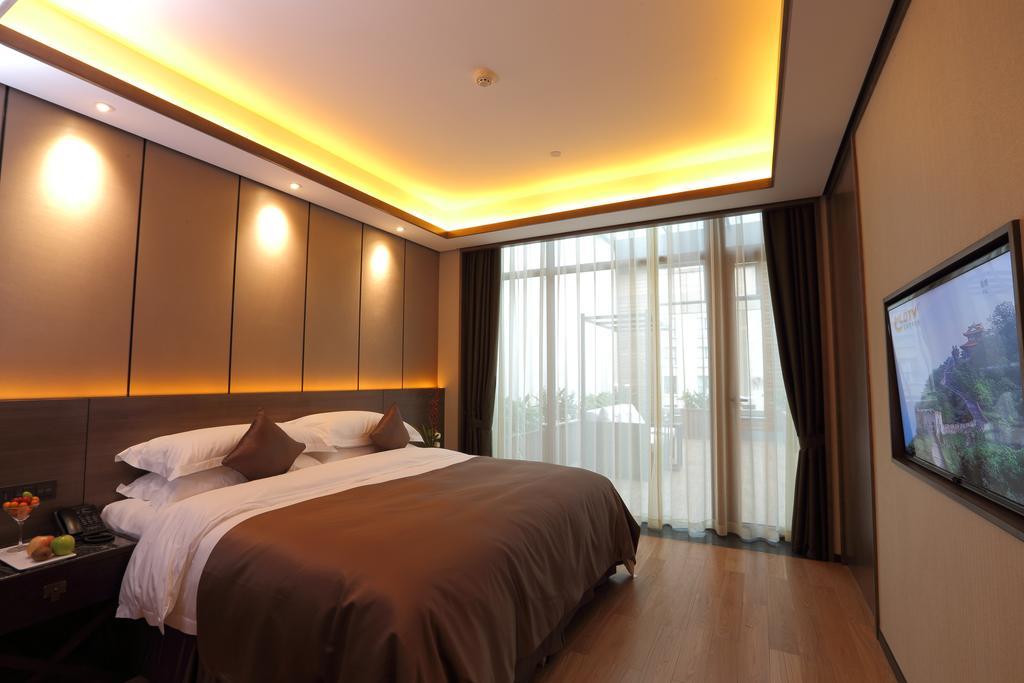 S&N Zhejiang Linhai International Hotel Room photo