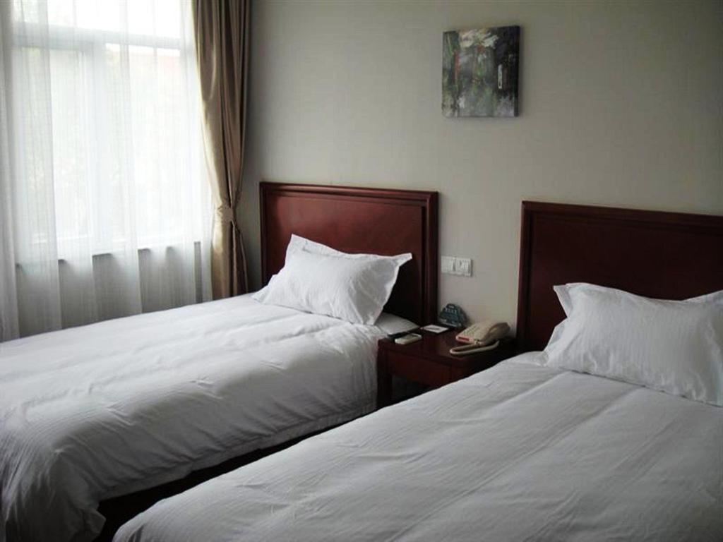 Greentree Inn Shanghai Pudong Airport Chuansha Express Hotel Room photo