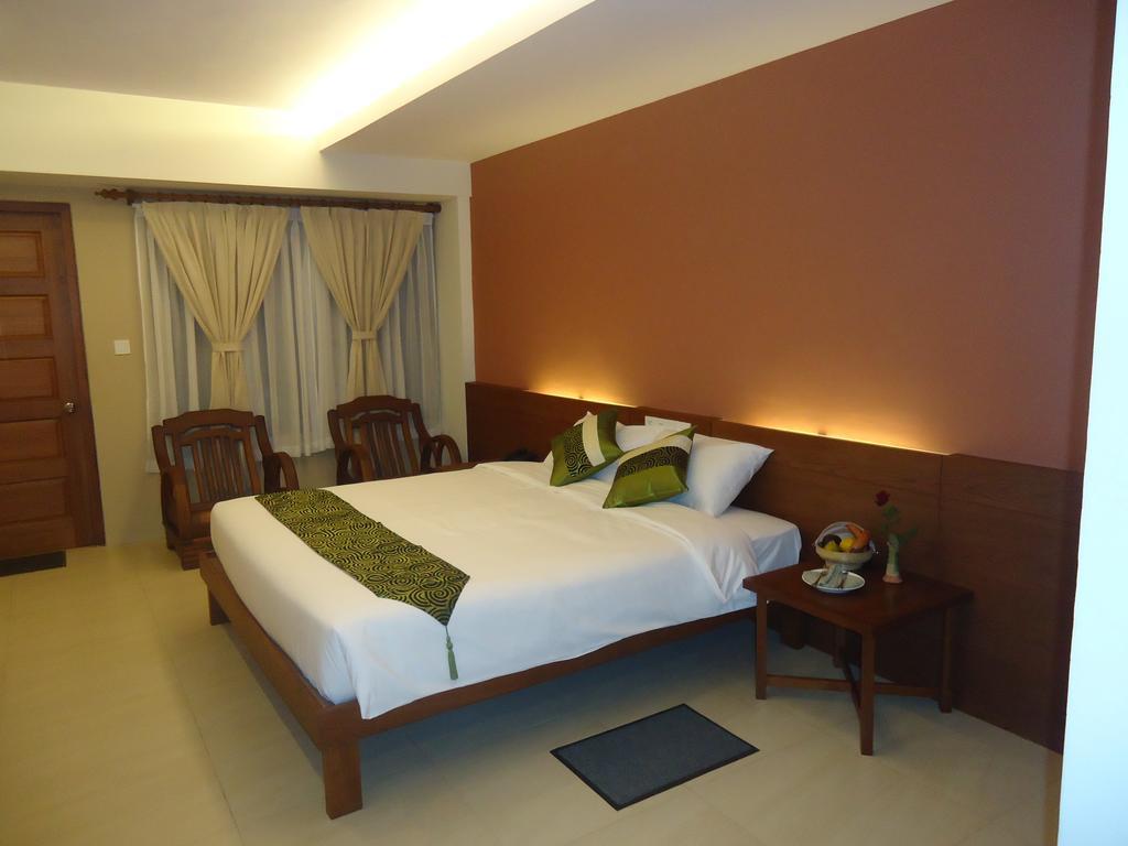 Paradise Hotel Nyaung Shwe Inle Lake Room photo