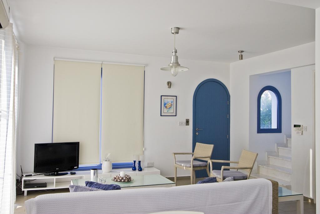 Meltemi Villas Paphos Room photo