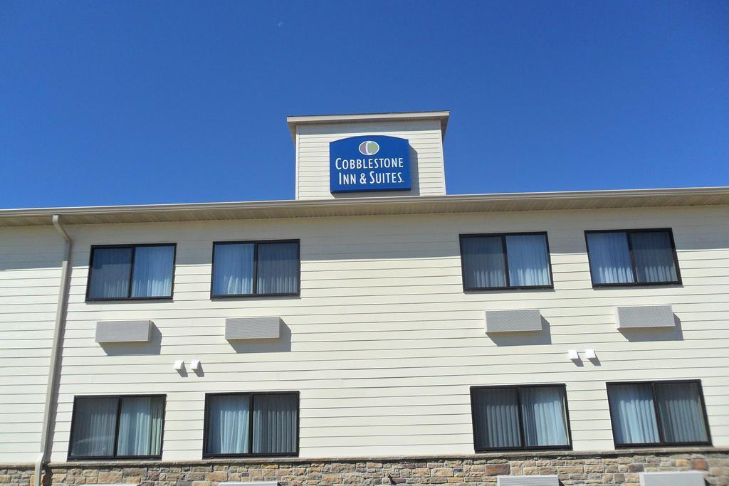 Cobblestone Inn & Suites - Fort Dodge Exterior photo