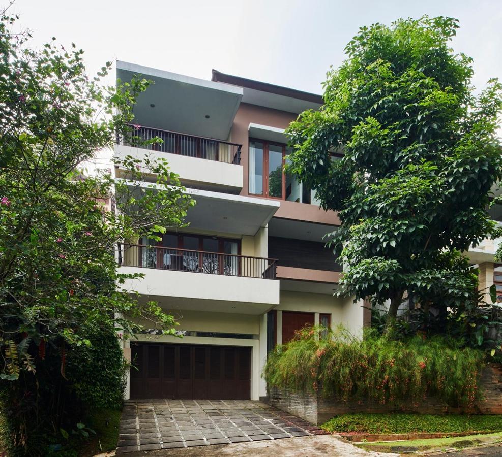 Permai 1 Villa 3 Bedroom With A Private Pool Bandung Exterior photo