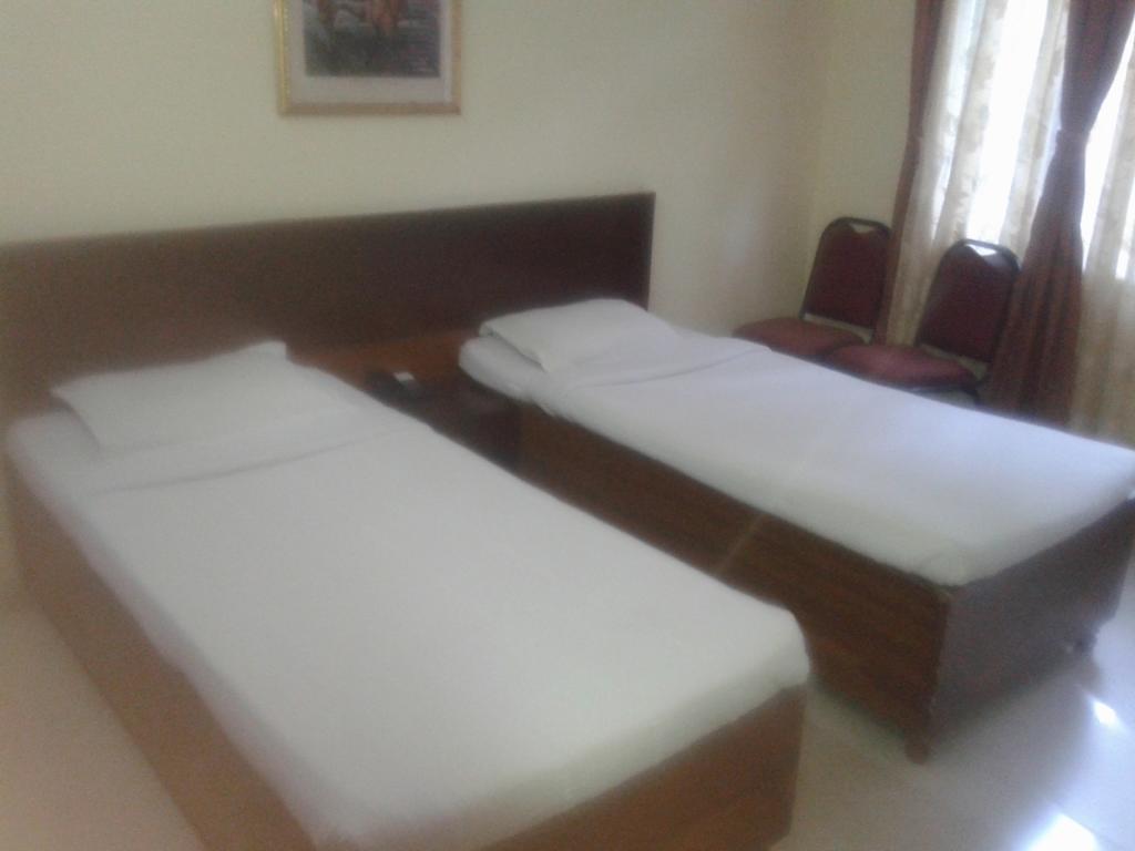 Hotel Anand Palace Dharamshala Room photo