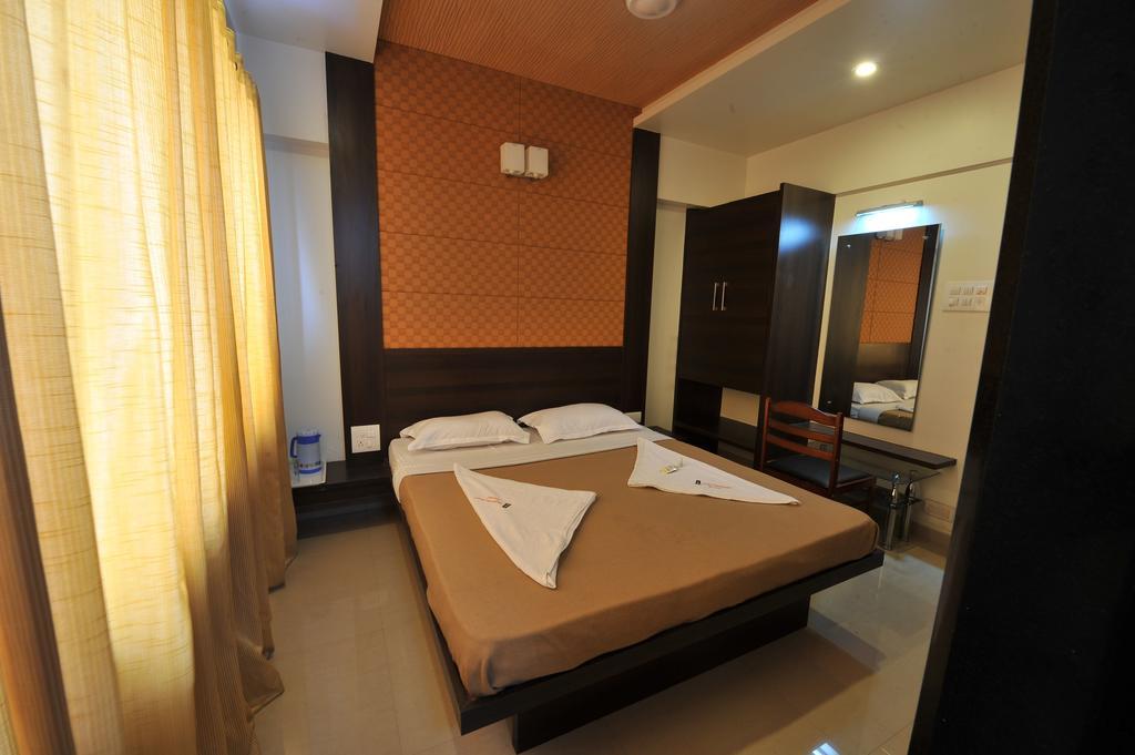 Hotel Sujal Heritage Shirdi Room photo