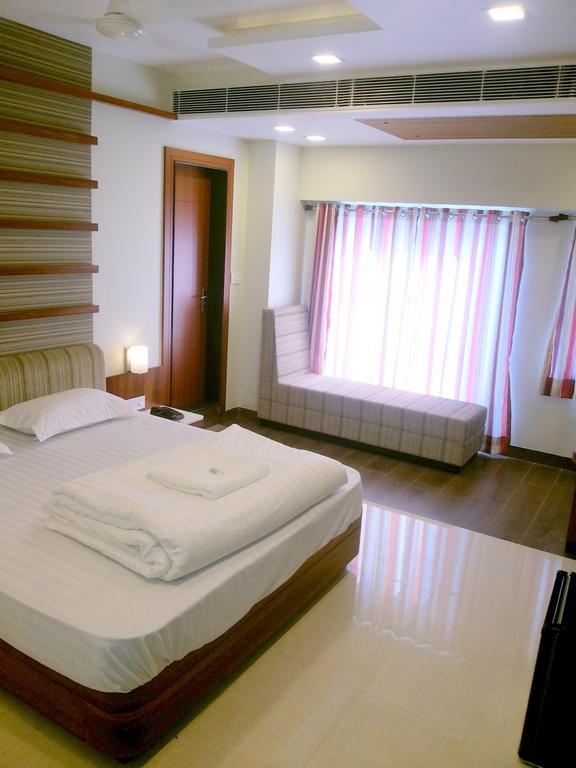 Hotel Sangat Plaza Bhopal Room photo