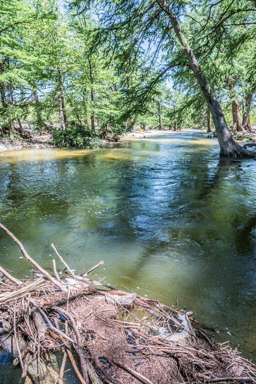 River Bluff Cabins Rio Frio Exterior photo