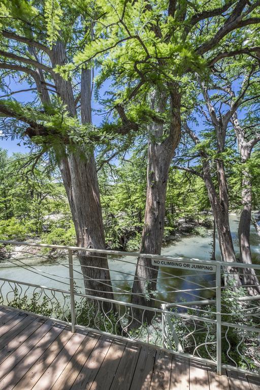 River Bluff Cabins Rio Frio Exterior photo