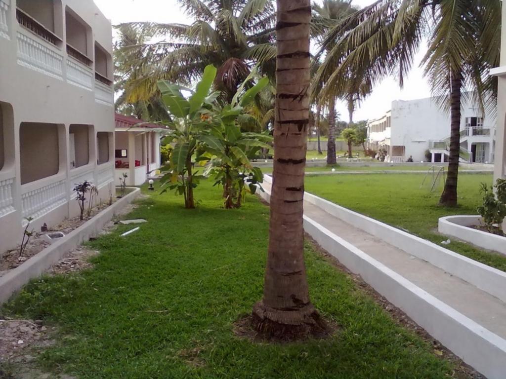 Mansea Beach Hotel Kololi Exterior photo