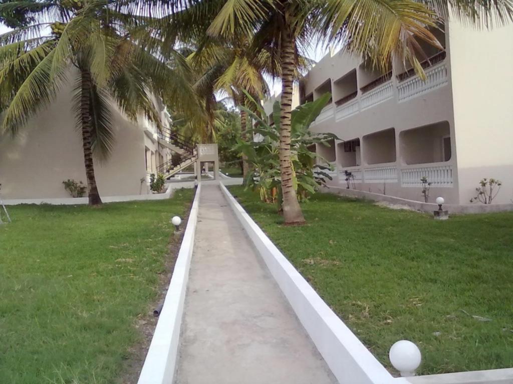 Mansea Beach Hotel Kololi Exterior photo
