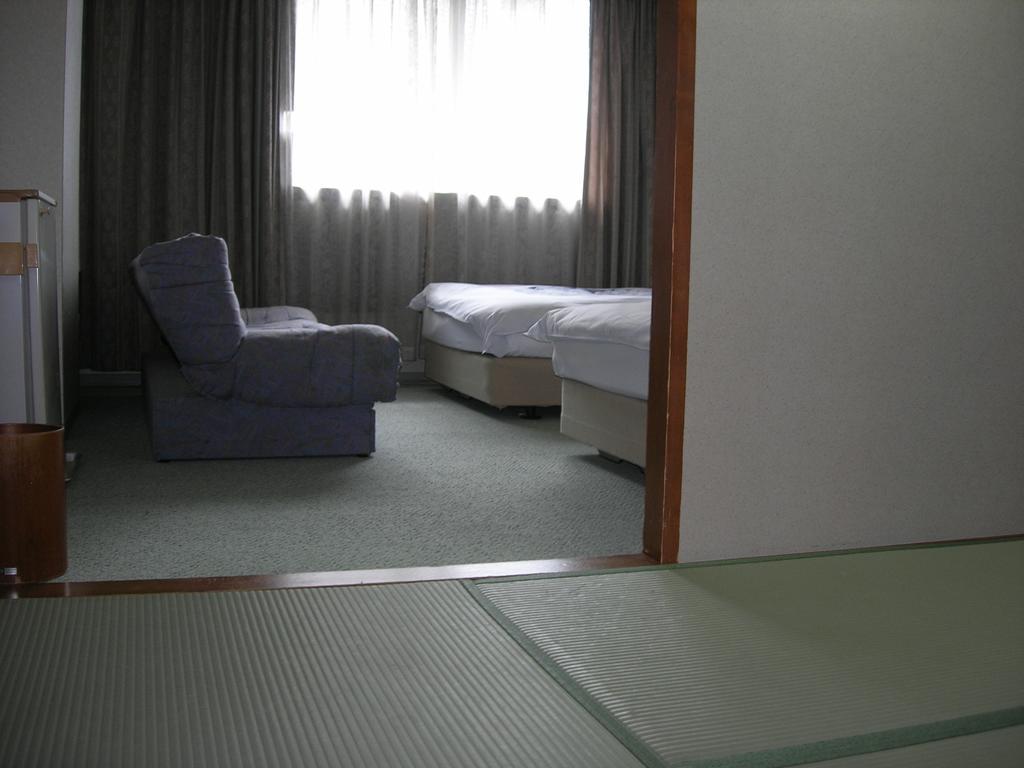 Tokushima Grand Hotel Kairakuen Exterior photo
