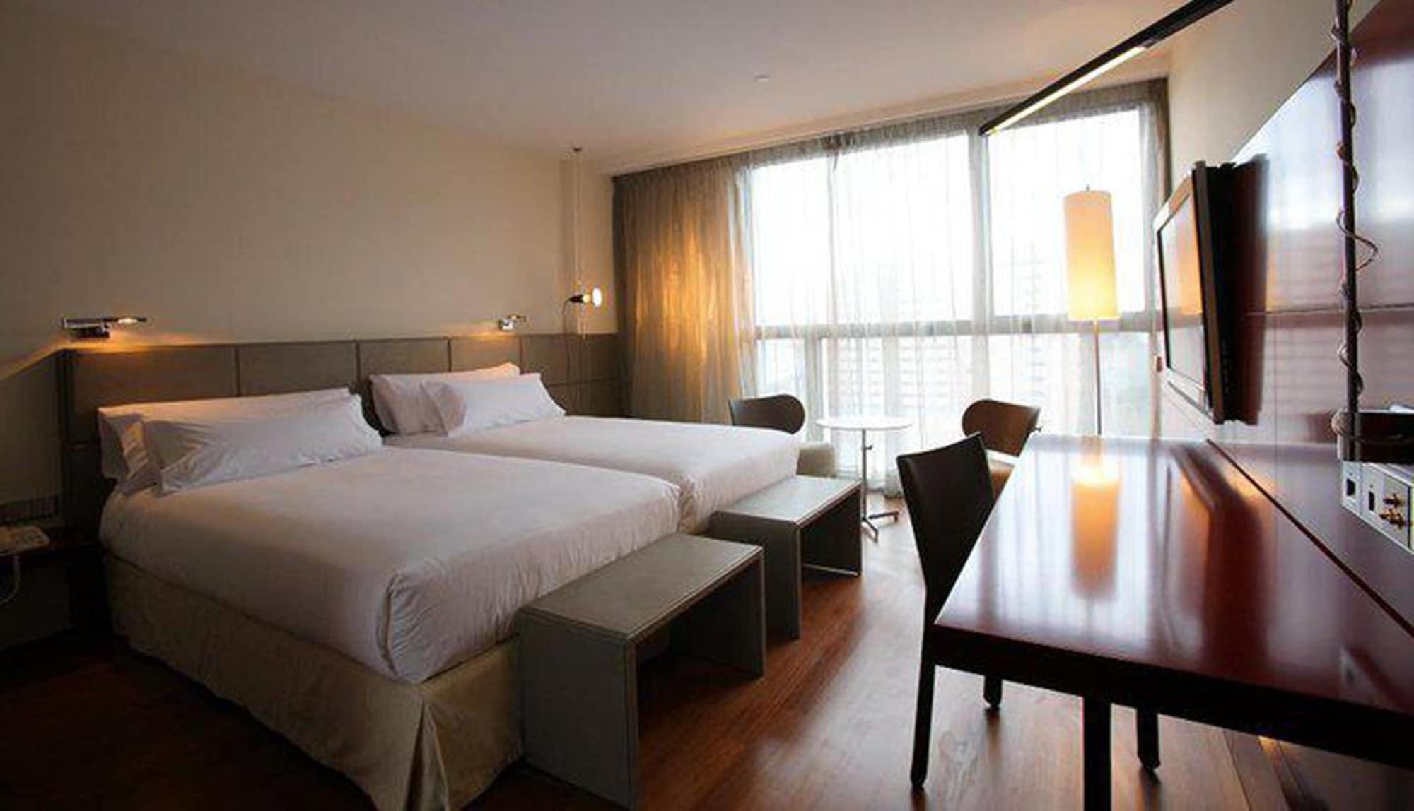 Hotel Reina Petronila Zaragoza Room photo