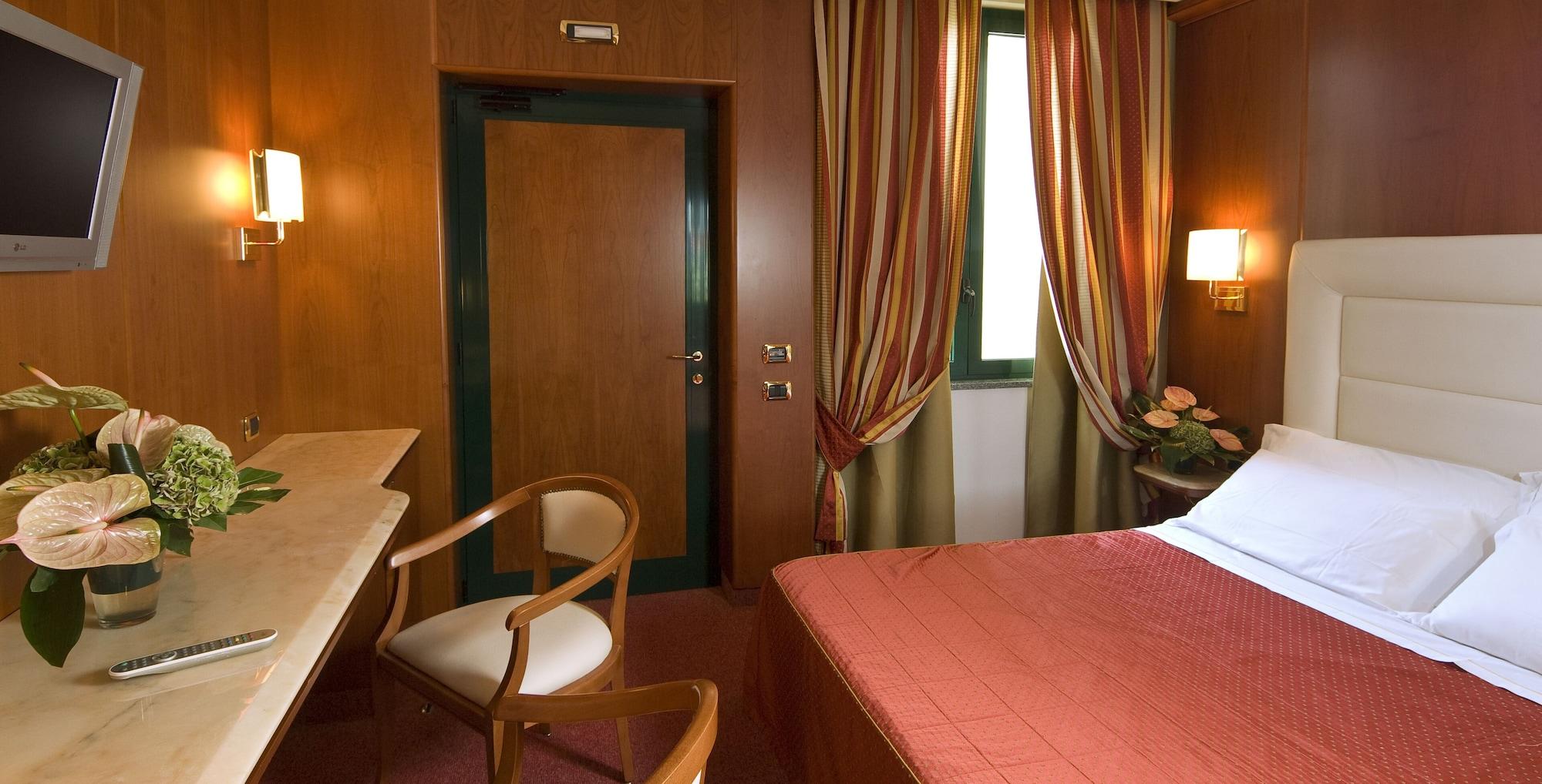 As Hotel Monza Room photo