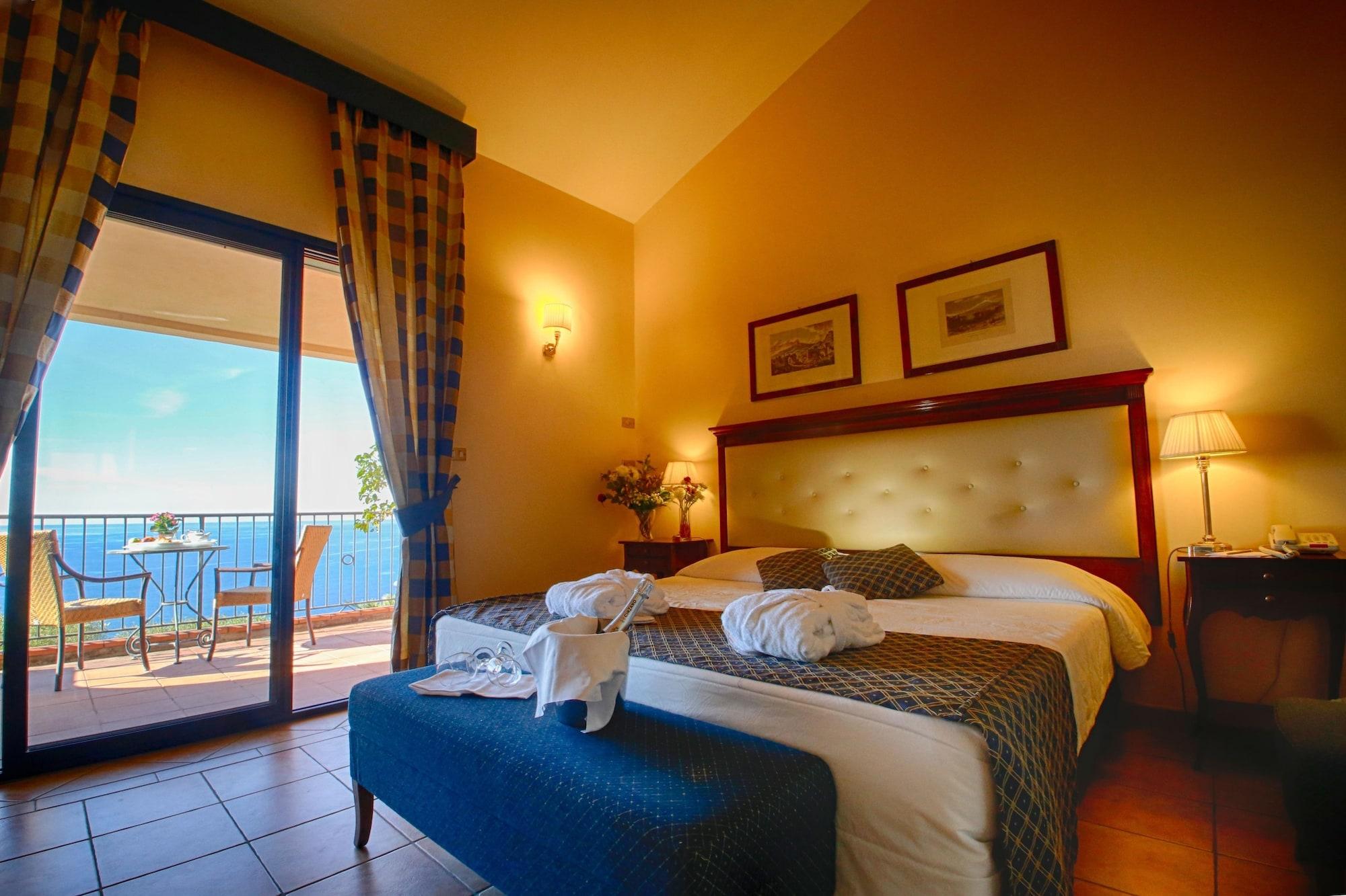 Capo Dei Greci Taormina Coast Hotel & Spa Sant'Alessio Siculo Exterior photo