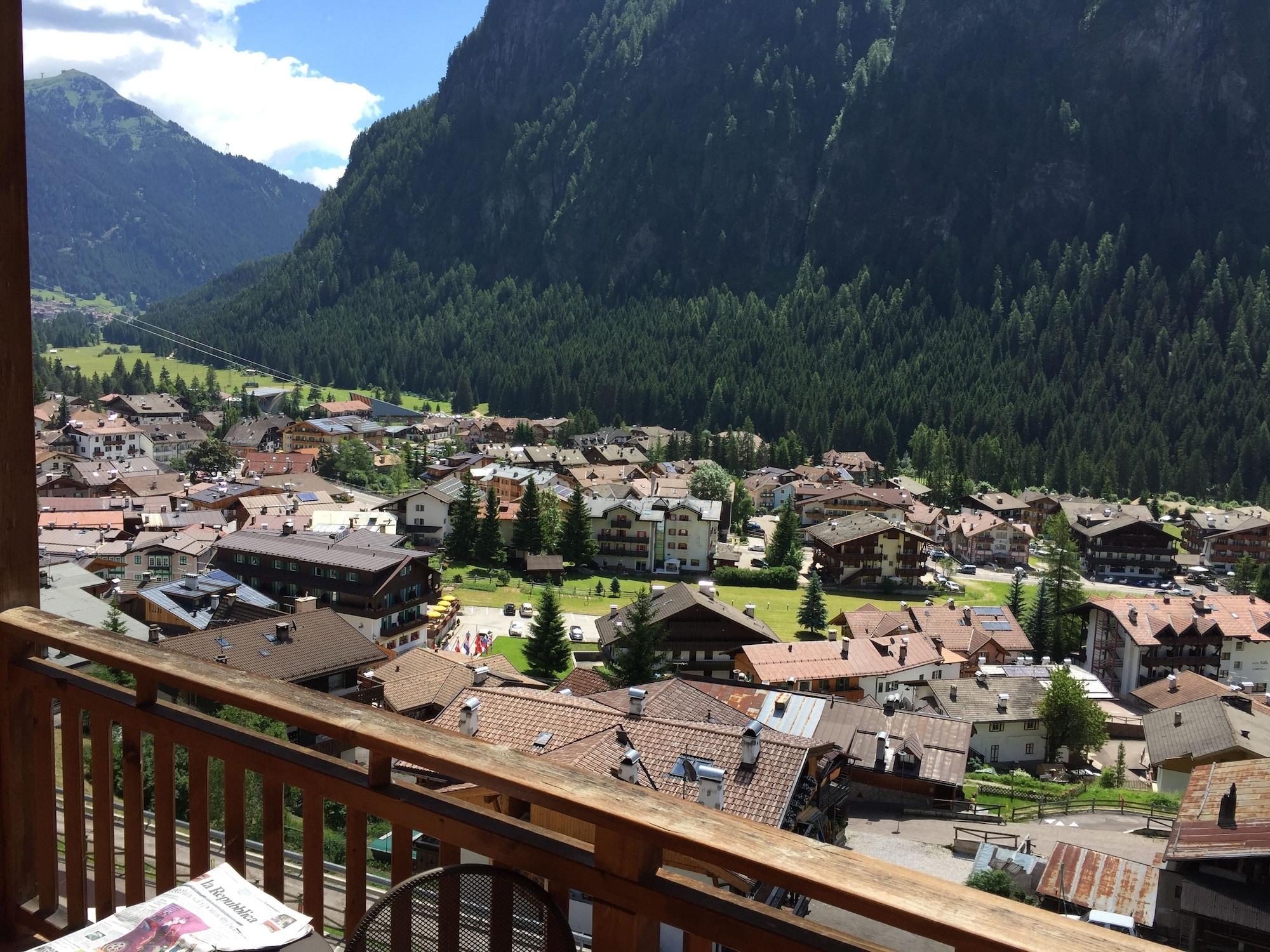 Hotel Stella Montis Campitello di Fassa Exterior photo