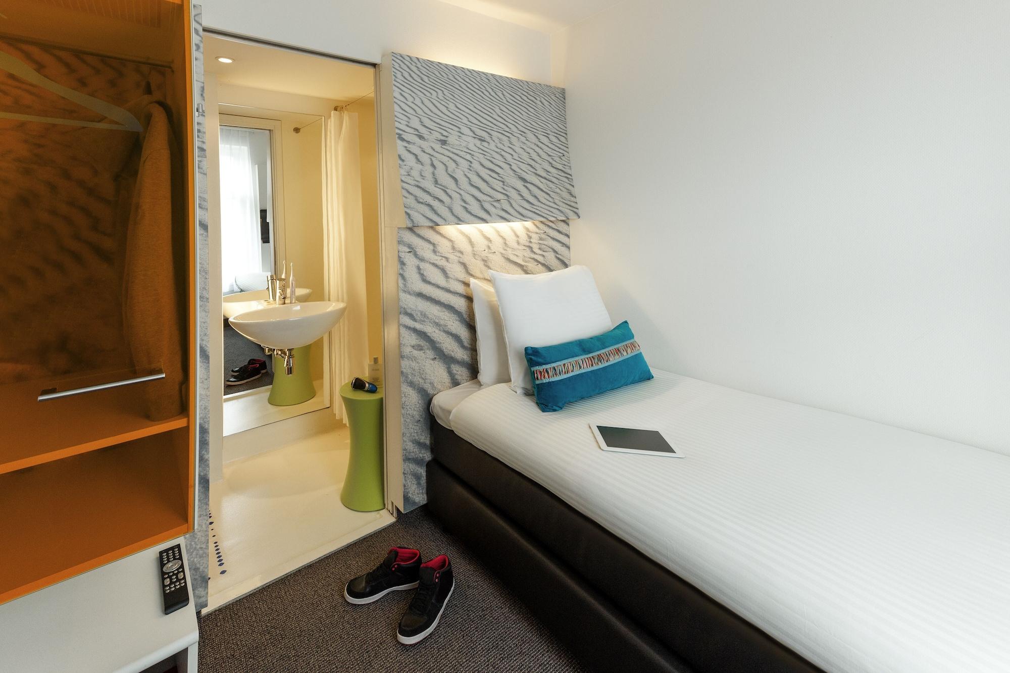 Ibis Styles Amsterdam Central Station Exterior photo