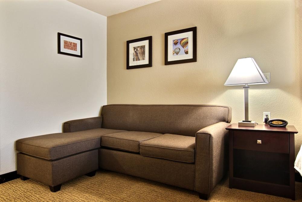 Comfort Suites Albuquerque Exterior photo