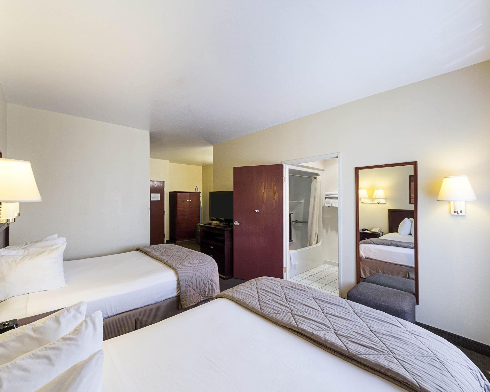 Comfort Inn & Suites Kerrville Exterior photo