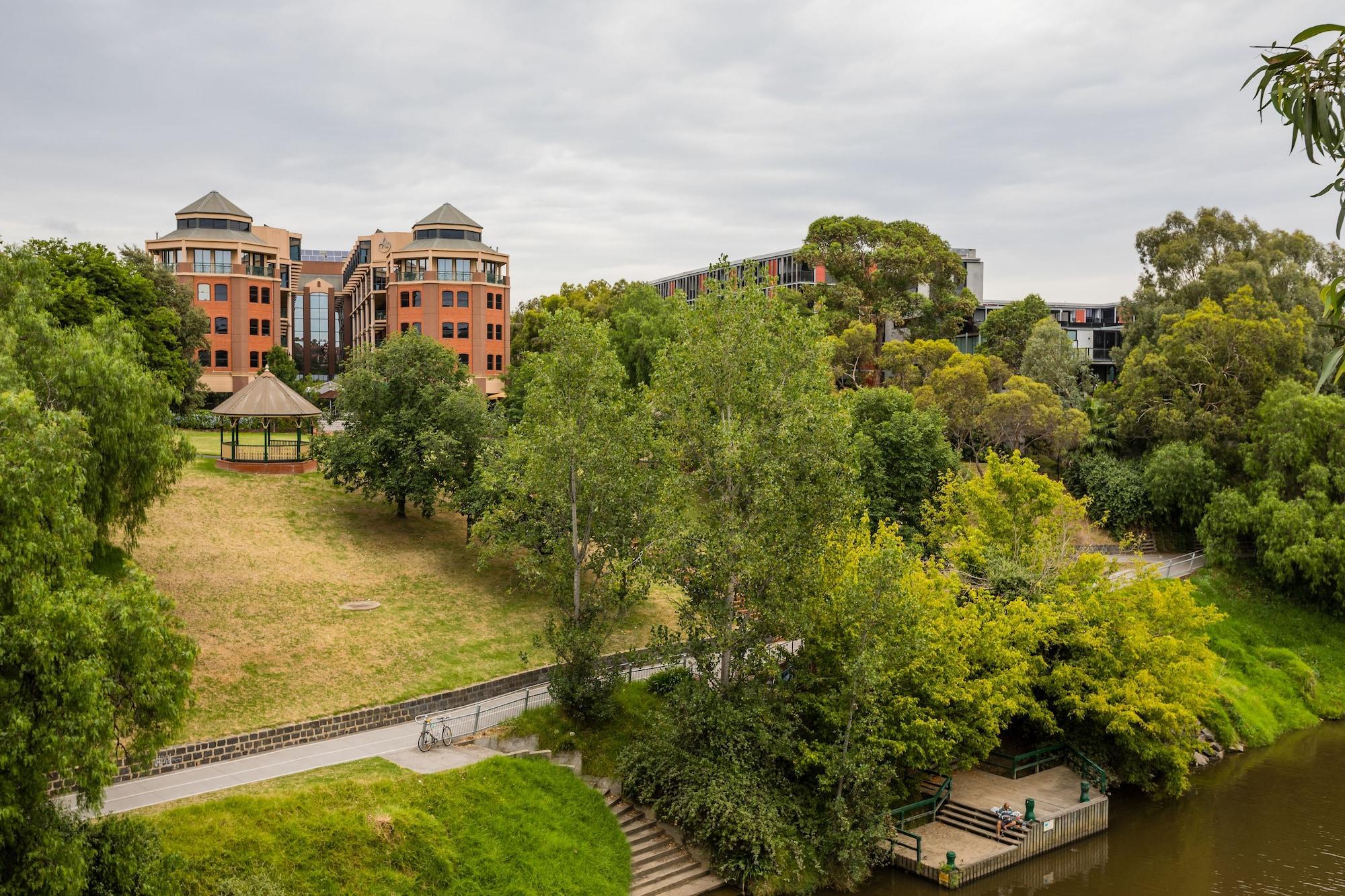 Amora Hotel Riverwalk Melbourne Exterior photo
