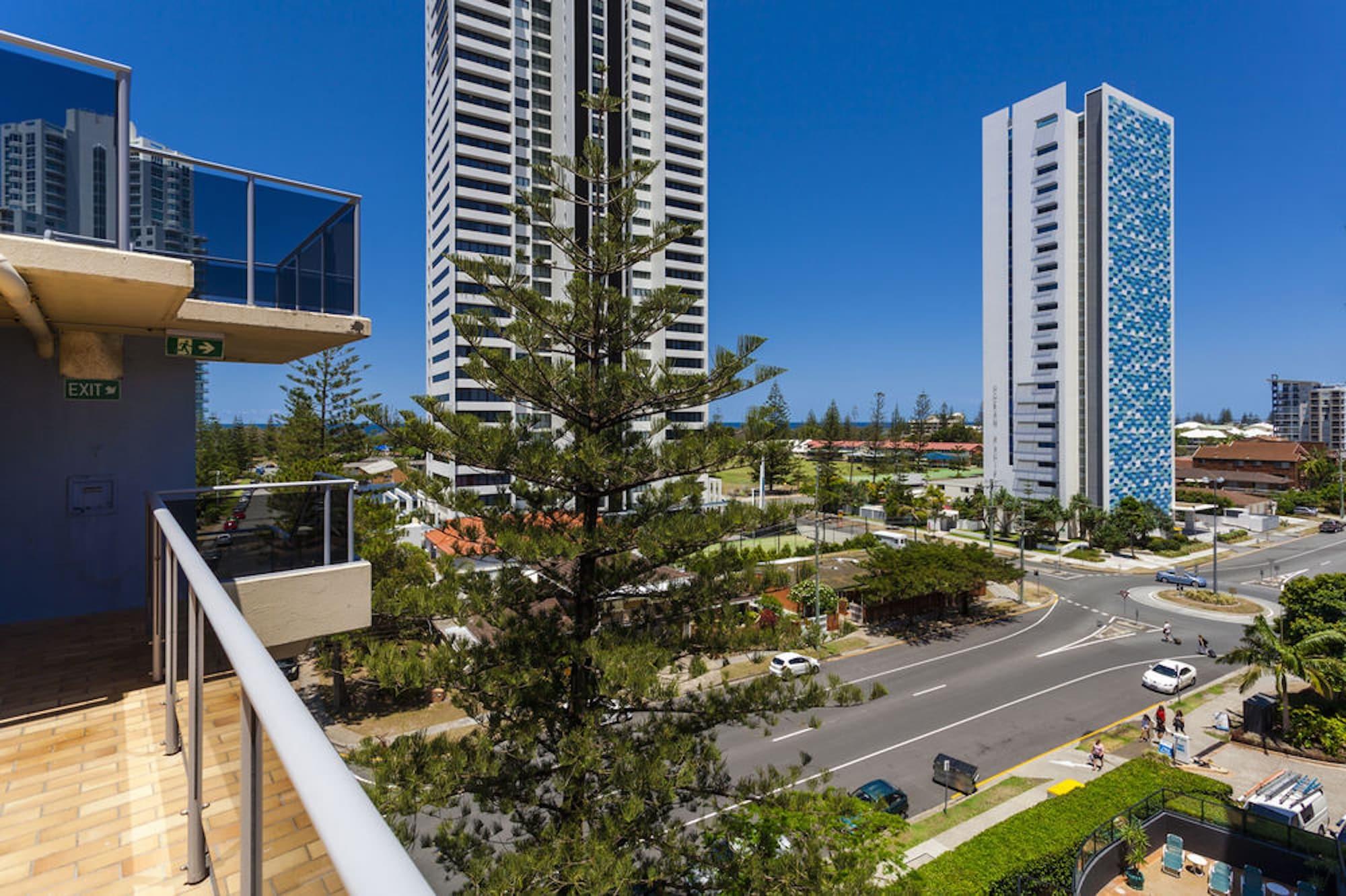 Broadbeach Travel Inn Apartments Gold Coast Exterior photo