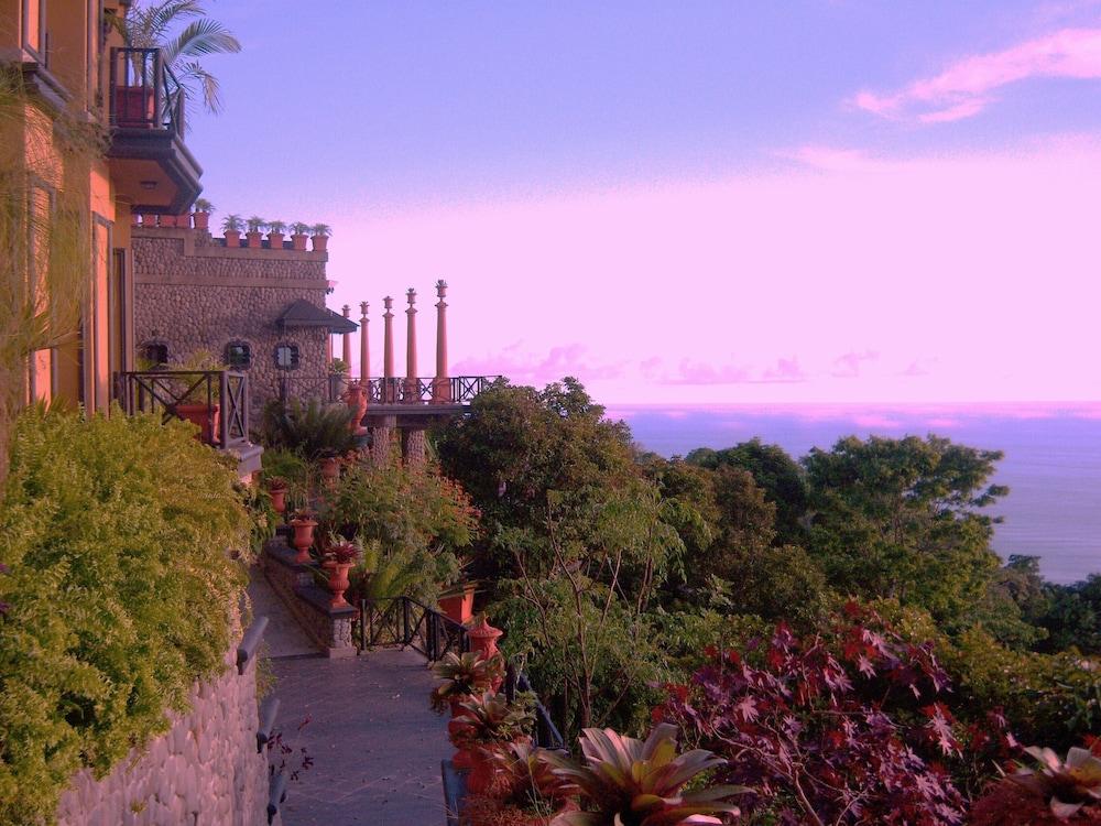 Zephyr Palace Luxury Hotel Jaco Exterior photo