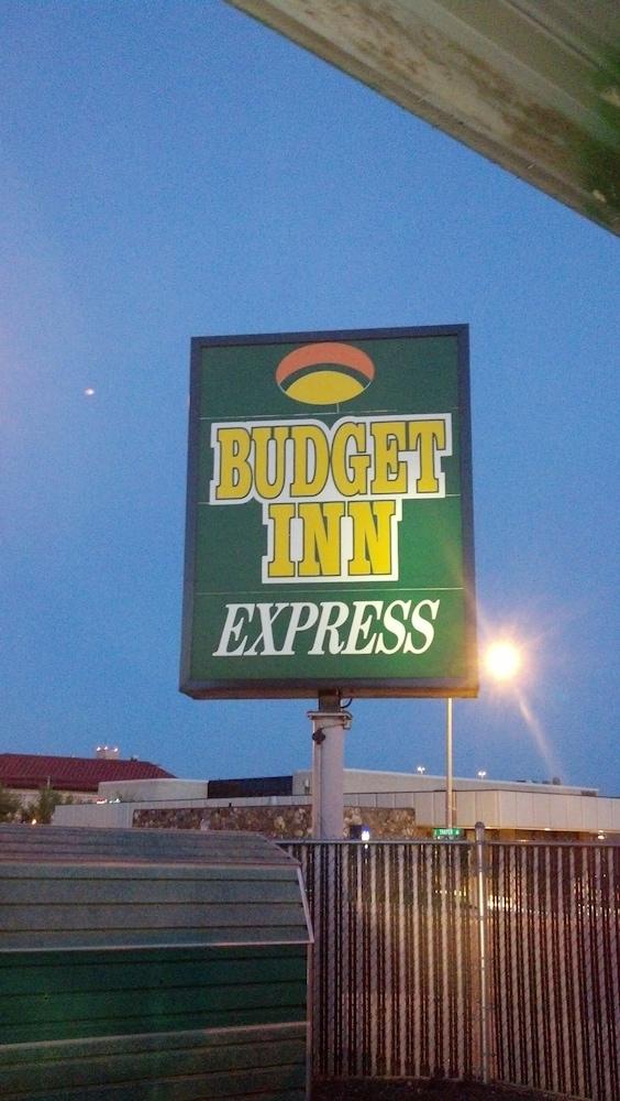 Budget Inn Express Bismarck Exterior photo